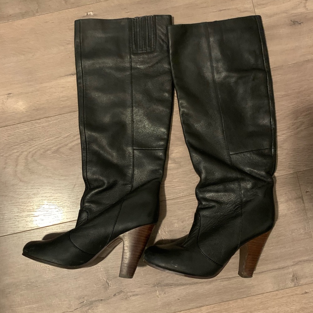 KNEE HIGH BLACK BOOTS SIZE 6 1/2